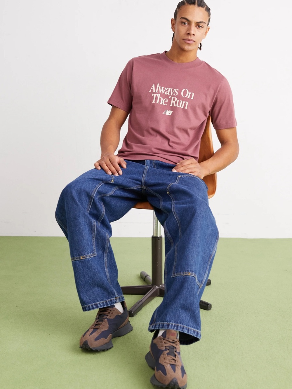 New Balance Men’s Burgundy Cream Sports Essential Run Slogan Short Sleeve Tee - Picture 5 of 15